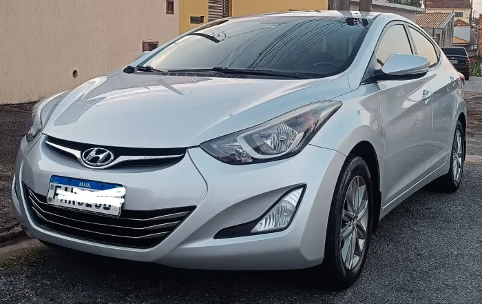 Hyundai Elantra GLS 2.0 16V Flex Aut. 2015