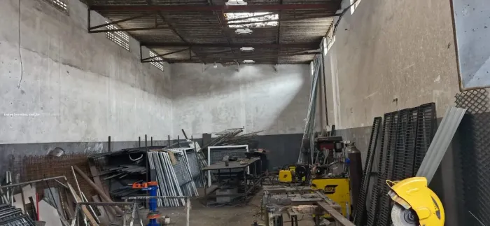 Galpão para Locação em Salvador, Valéria, 2 banheiros