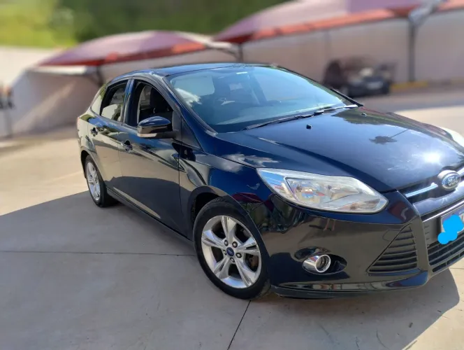 Ford Focus Sedan 1.6 16V Flex 4P Aut. 2014