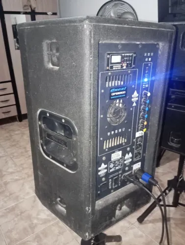 Par de caixas Oneal OPB1860 uma amplificada outra passiva.possui bluetooth,rádio am/FM 