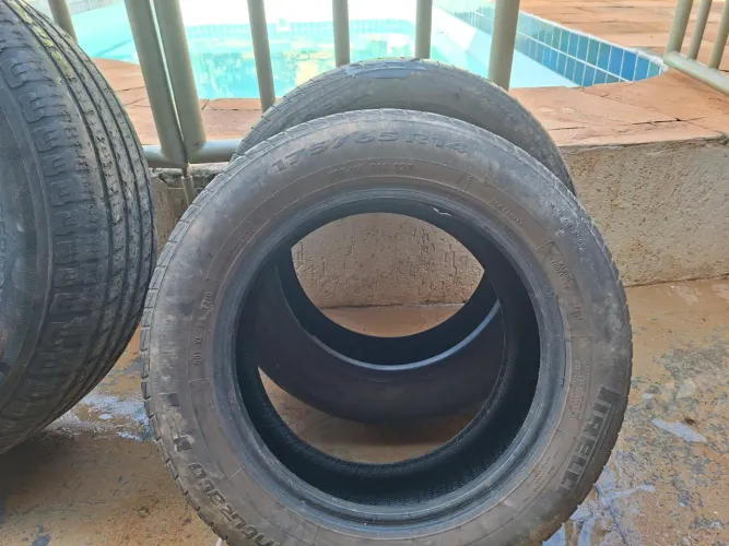 Pneu 175/70/14