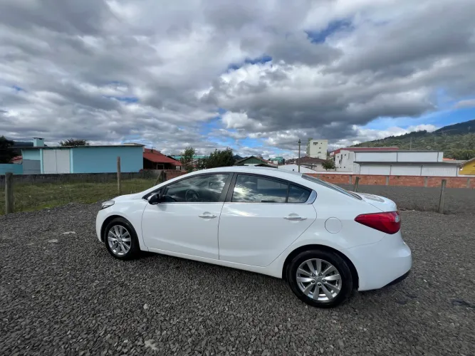 Kia Motors Cerato 1.6 16V Flex Aut. 2015