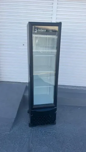 Vendo cervejeira de 220 litros funcionando com garantia e entrega.