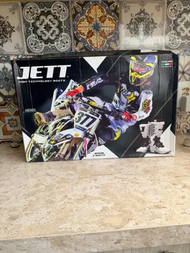 Bota Jett para motocross e trilha - branca e preta.