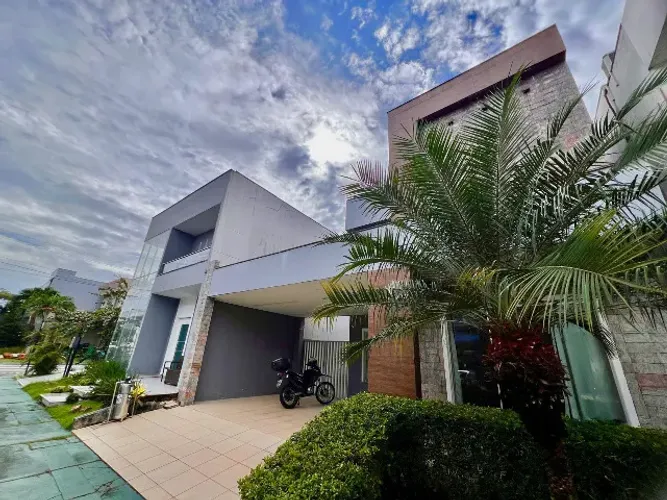 Casa c/2 pavimentos, 210m², 4/4 no Cond. Greenville Exclusive