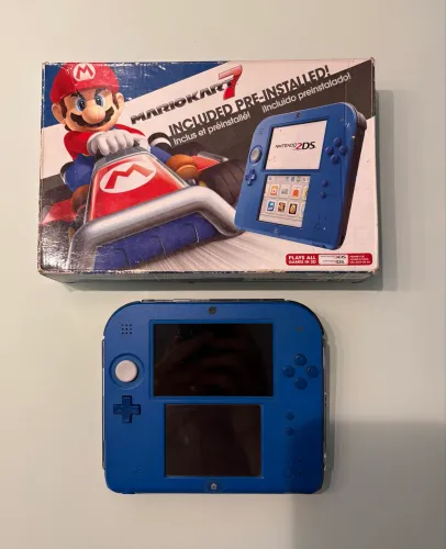 Nintendo 2DS com caixa