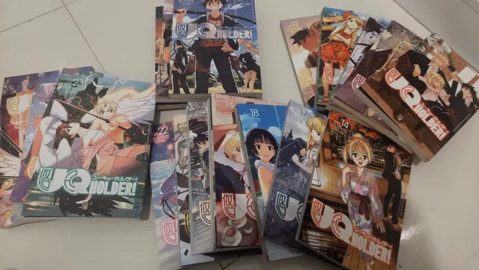 Coleção de mangás com 23 volumes