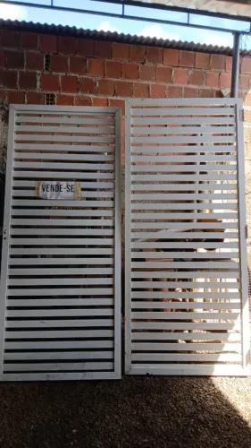 Vendo 2 portão de aluminio 1.00 x 2.30 metros cada