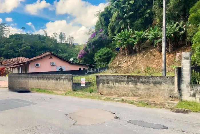 Amplo Terreno no Primeiro de Maio em Brusque
