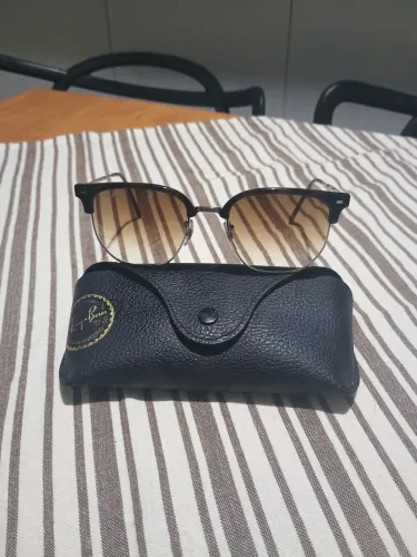 Ray.ban new club master em perfeito estado R$300,00