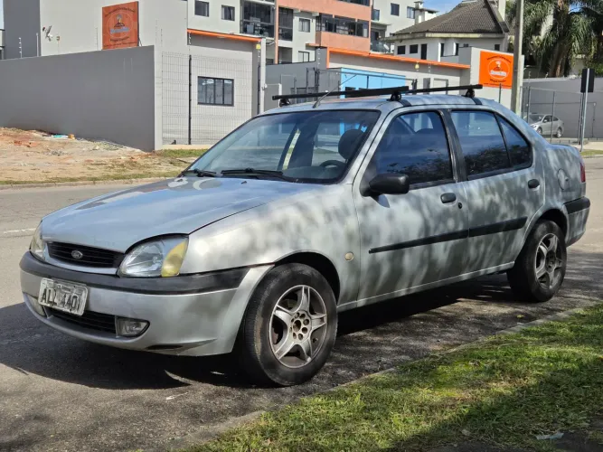 Ford Fiesta Street 1.6 8V 95cv 5P 2004