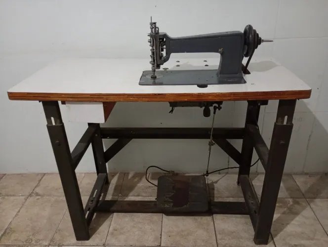 Máquina de bordar Singer - Cornelly