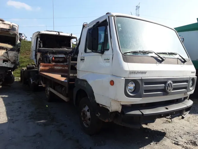 Volkswagen 5.150 E Delivery 2p (diesel)(E5) 2017/2018 Vamos Seminovos Pinheirinho Caminhõe