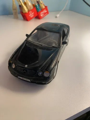Miniatura Welly 1:24 CL 600
