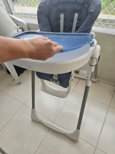Cadeida de alimentação com regularem de altura