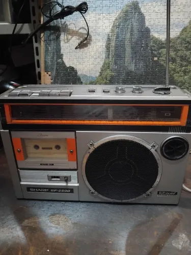 Radio gravador Sharp GF 2500, ler discrição.