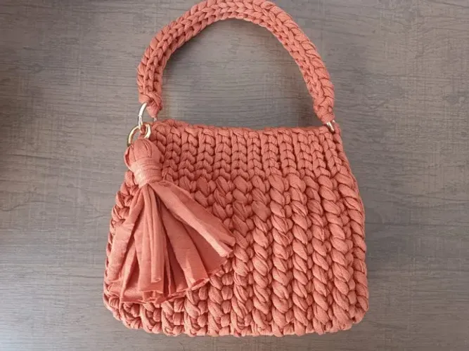 Bolsa de fio de malha pequena - 22 x 17 cm