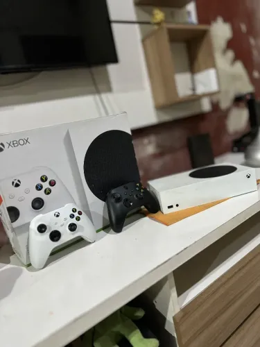 xbox series s 512gb, dois controles