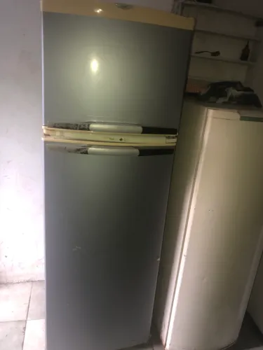 Geladeira Clean Frost Free (freezer) 350$ 