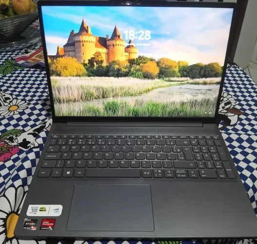 Notebook Lenovo IdeaPad Slim 3, AMD Ryzen 7 7735HS