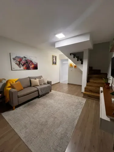 Ótima Casa em Condomínio