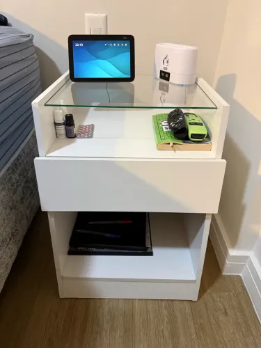 Mesa de Cabeceira Branca com Vidro