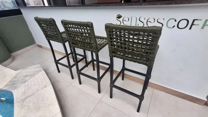Banqueta Alta Profissional em Corda Náutica - Estilo e Durabilidade