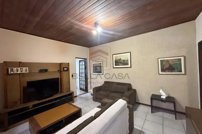 Casa à venda com 120m², 4 quartos e 2 vagas