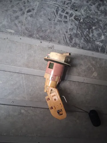 Vende-se Bomba de combustível Start 160