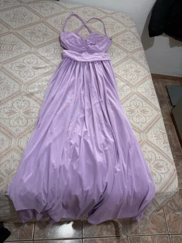 Vestido lilás tule