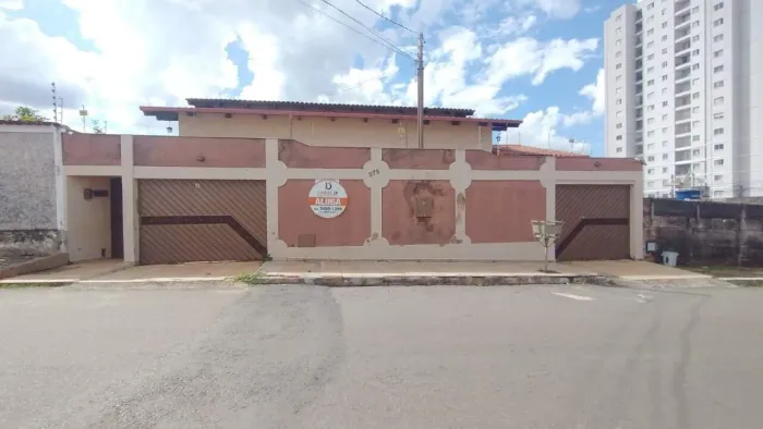Casa para Aluguel 3 Quartos, 2 Suítes, 5 Vagas - Jundiaí