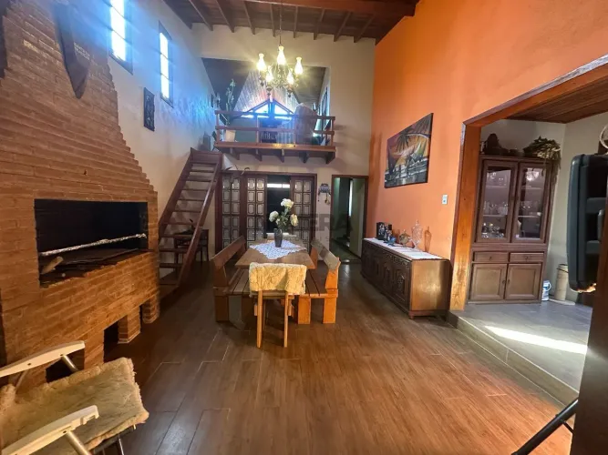 Casa 3 dormitórios à venda Fragata Pelotas/RS