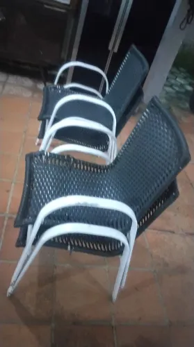 Cadeira de jardim ou piscina quartos tem que retirar no local motivo da venda não tenho on