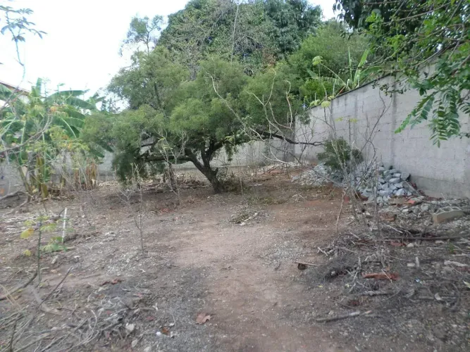 Lote para permuta possui 360 metros quadrados em Espírito Santo - Betim - MG
