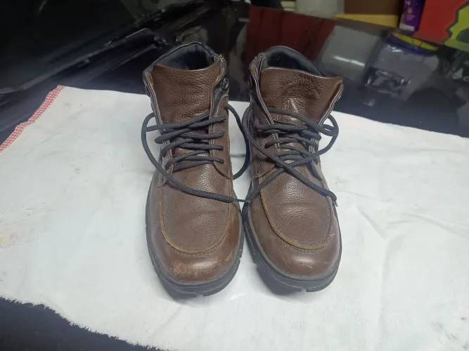 Bota de couro