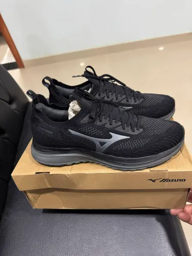 Tênis Mizuno original tamanho 42