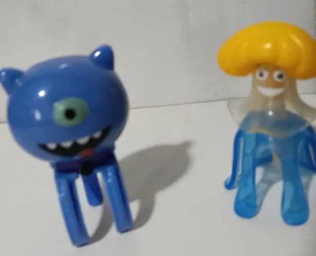 Brinquedo KinderOvo lote
