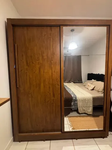 Guarda roupa em MDF Semi Novo - Oportunidade