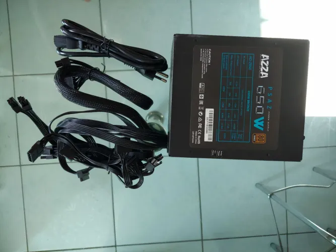Fonte 650W 80 Plus Bronze.( Nova )