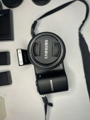 Camera Samsung NX2000
