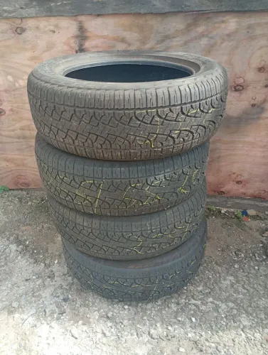 Vende se pneus Pirelli Scorpions ht 255 55 20. 500 cada