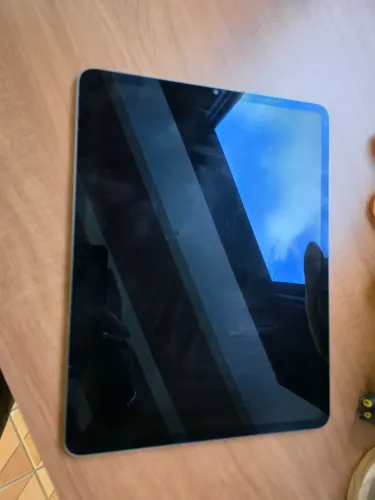 iPad Pro 12,9 5Th M1 256GB - Com Defeito / Para Reparo ou Peças