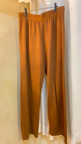 calça de moletom marrom nunca utilizada G