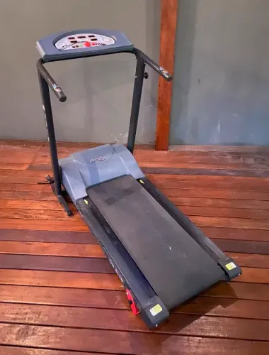 Esteira DREAM FITNESS DR 2110 - Seminova, ótimo estado.