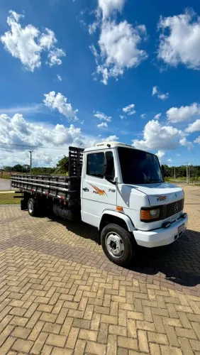 MB 710 Plus 2006 Carroceria 6,20 Metros