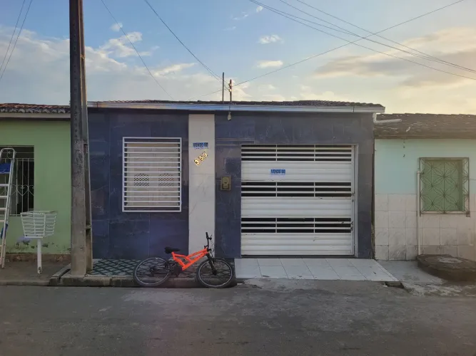 Casa a venda em umbauba