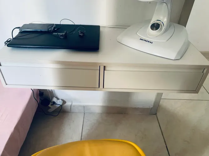 Escrivaninha/penteadeira MDF planejada com 2 gavetas