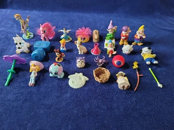 Combo Kit Brinquedos Pequenos de até 10 cm com 28 Peças Diversas