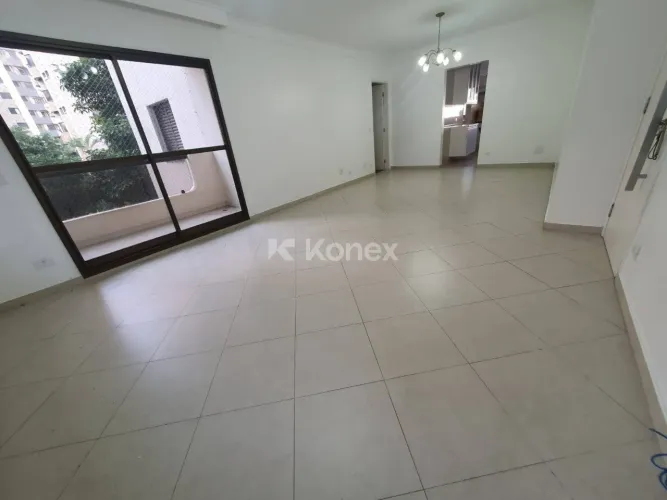 Apartamento reformado de 126 m² com 3 dormitórios e 2 vagas na Chácara Inglesa