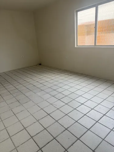 Apartamento com ótima localização no Cordeiro